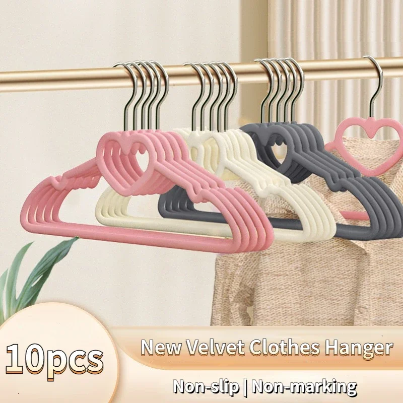 Roze fluwelen hangers 10-pack, antisliphanger met 360 graden draaibare haak, schattig hart slanke kledingrekken voor kast ruimtebesparend