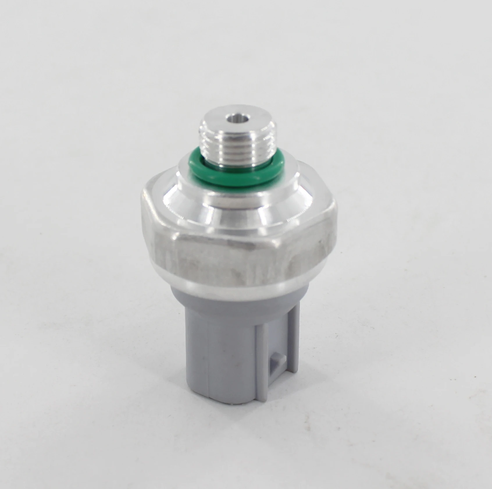 Pressostato de Alta Ford Cargo 815 816/ Ford F250 MWM/ Caterpillar 320B/ Renault kwid/ Toyota Hilux SR/ SRV/ SW4 OEM: 88645-3401