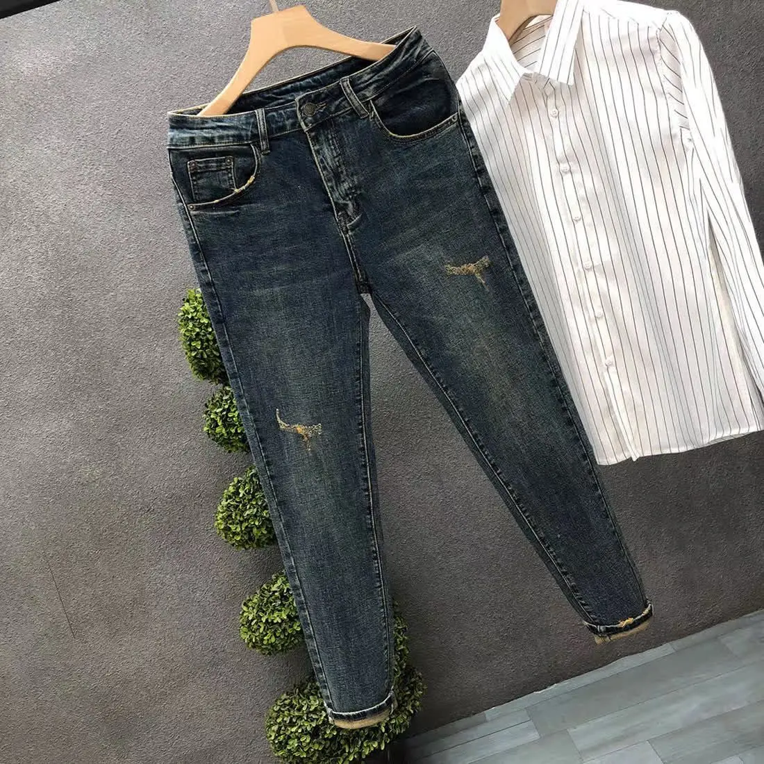 

New High Quality Korean Fashion Pants Men's Luxury Vintage Casual Denim Slim Spring Autumn 2024 Designer Ripped Hole Jeans Male