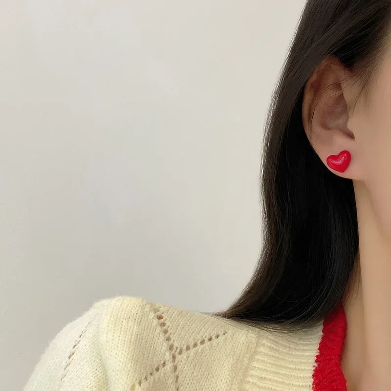 Pendientes pequeños con forma de corazón para mujer y niña, aretes de Metal simples, rojo y negro, joyería de moda para fiesta de boda, regalo al