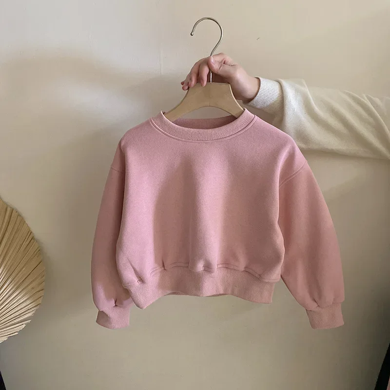 طقم سويت شيرت وردي مكون من قطعتين 2025 ربيع جديد كوري غير رسمي سروال برباط وردي ملابس أطفال عصرية #3