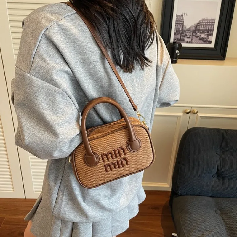 

Fashionable Saddle Bag For Women A Nostalgic Yet Modern Vibe For Your Everyday Outfits