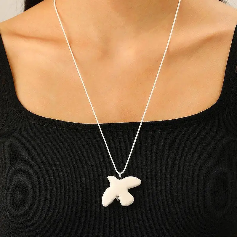 رائعة الأبيض السيراميك حمامة السلام قلادة للنساء خمر حمامة قلادة سترة سلسلة موضة مجوهرات اكسسوارات الحفلات هدية