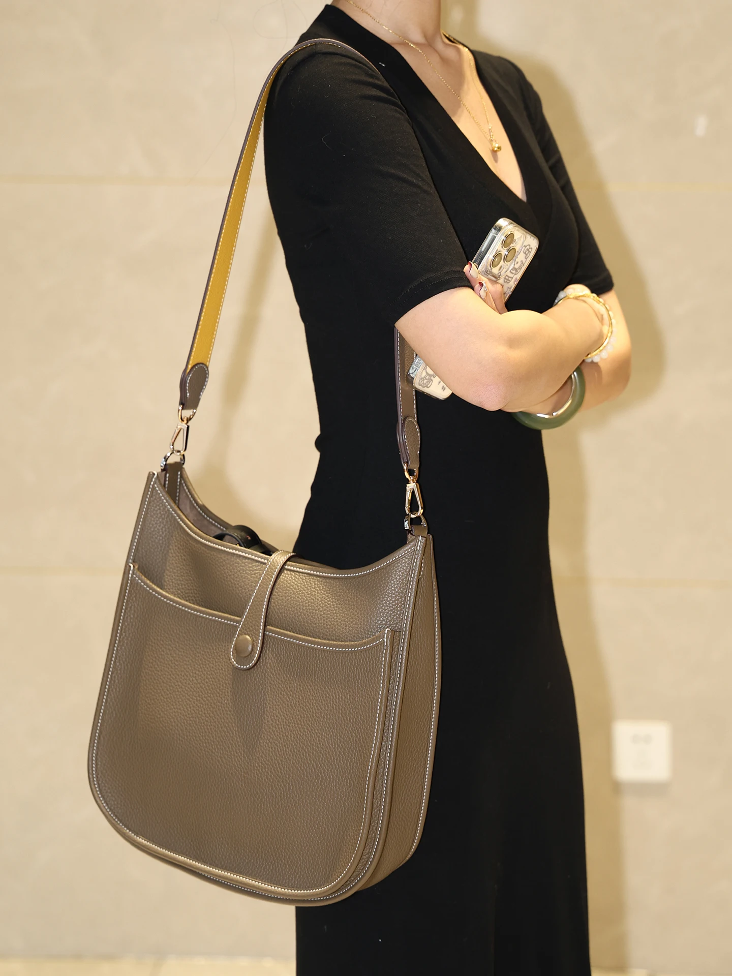 heritage-evelyne-oulder-strap-in-ey-elephant-crossbody-single-oulder-bag-belt-faionable-accory-by-studio