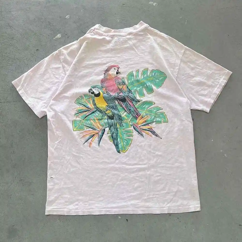 Vintage 90s Parrot Animal Nature Bird Outdoors Faded T-Shirt