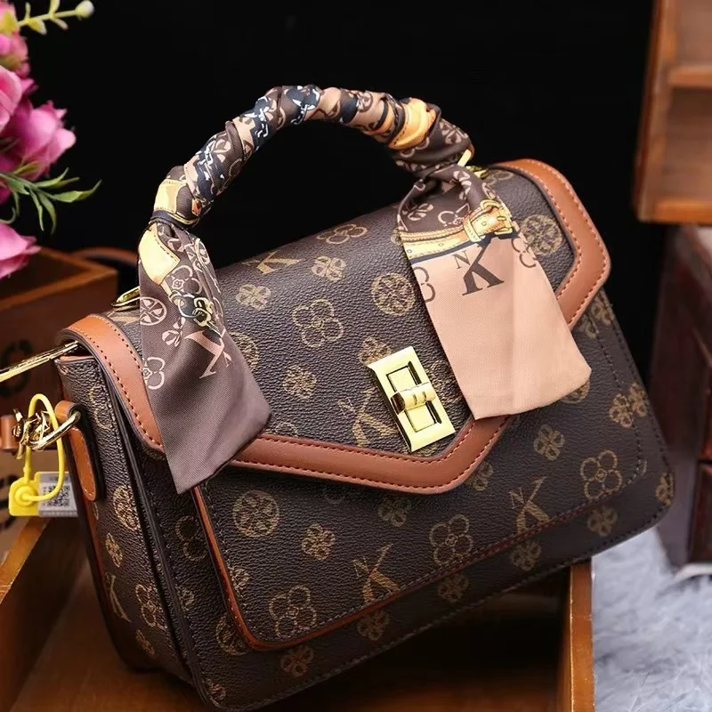 

Elegant Leather Tote Bag for Ladies From Luxury Brand, Women's Shoulder Handbag By Famous Designer, Popular Classic Crossbody