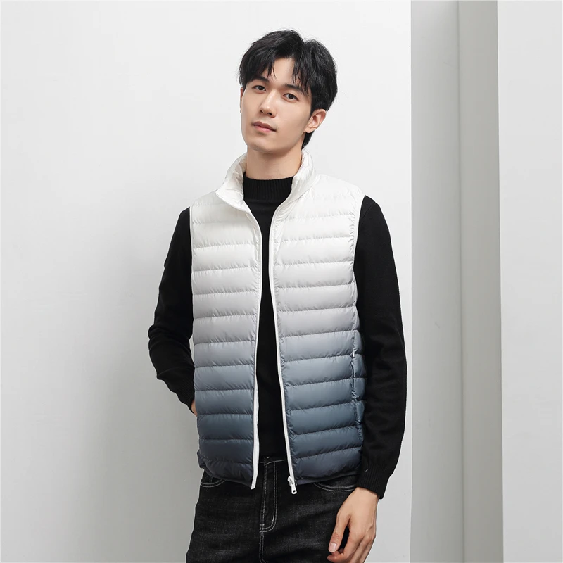 Men Gradient Color Sleeveless Puffer Jackets 2023 New Autumn Winter 90% White Duck Down Ultra Lightweight Men Down Coats