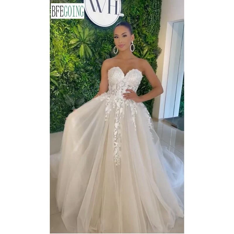 Ivory Lace Appliques  Tulle Sweetheart A-Line Wedding Dresses Chapel Train Customized  Made  Floor-Length Strapless Bridal Gowns