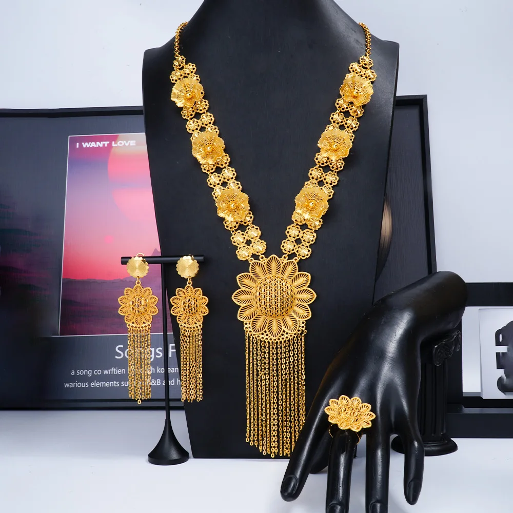 

Свадебный роскошный комплект украшений с цветочными элементами: колье, серьги, кольцо (3 предмета) для невесты, 24-каратное золото AU999, благородный и элегантный.