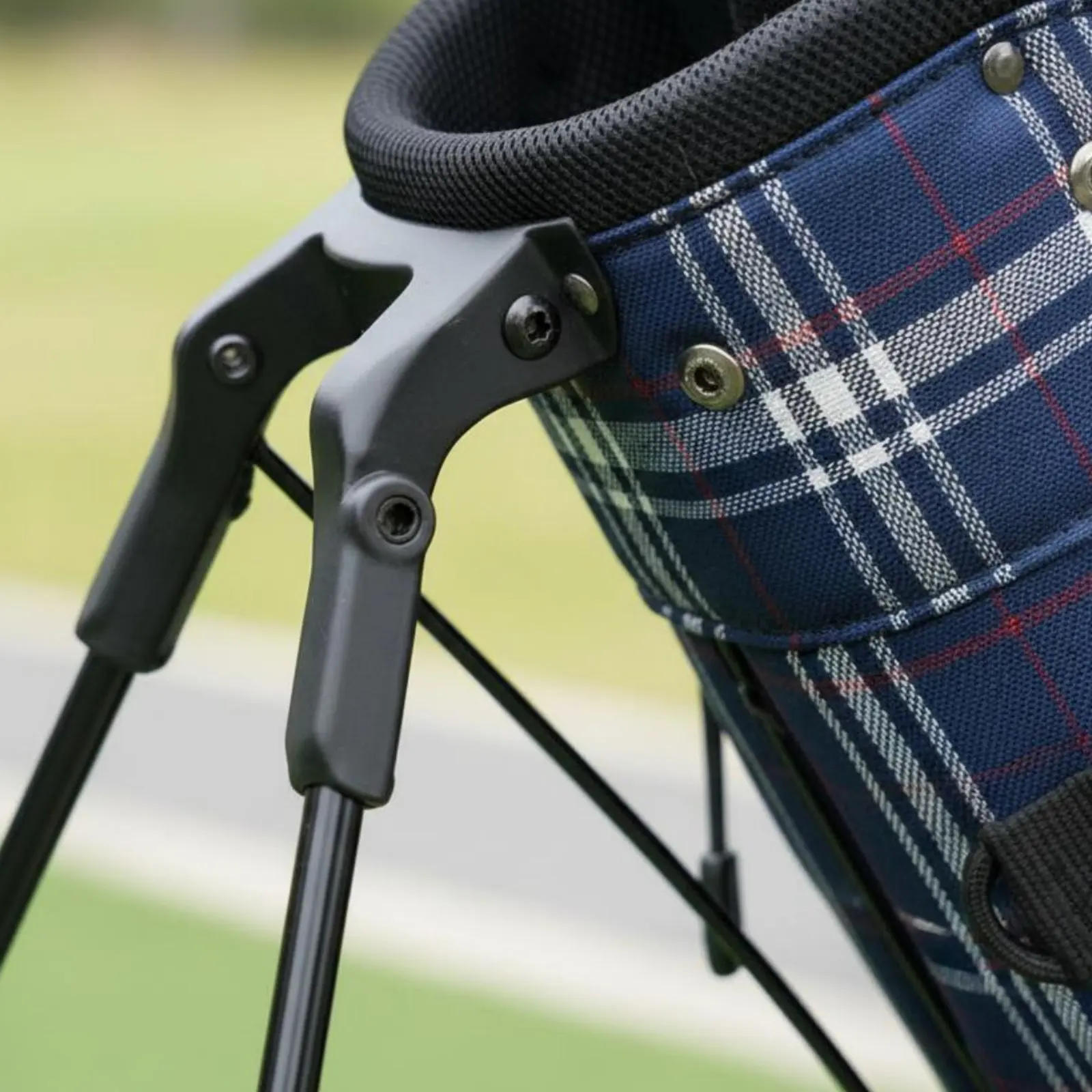 

Lightweight Golf Carry Bag Wear-Resistant Portable Golf Stand Bag for Golfers, Practice Range, Travel