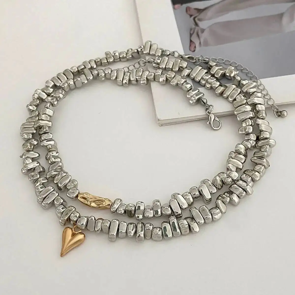 

KunJoe 2Pcs/Set Y2K Irregular Acrylic Beaded Choker Necklace Women Korean Fashion Love Heart Pendant Short Necklace Neck Jewelry