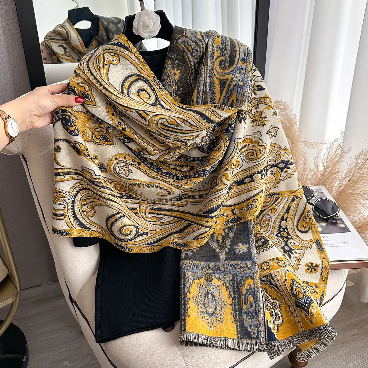 

Winter Brand Two-Sided Paisley Jacquard Scarf Cashmere Soft Warm Fringe Pashmina Shawl Women Coldproof Windproof Blanket 2025