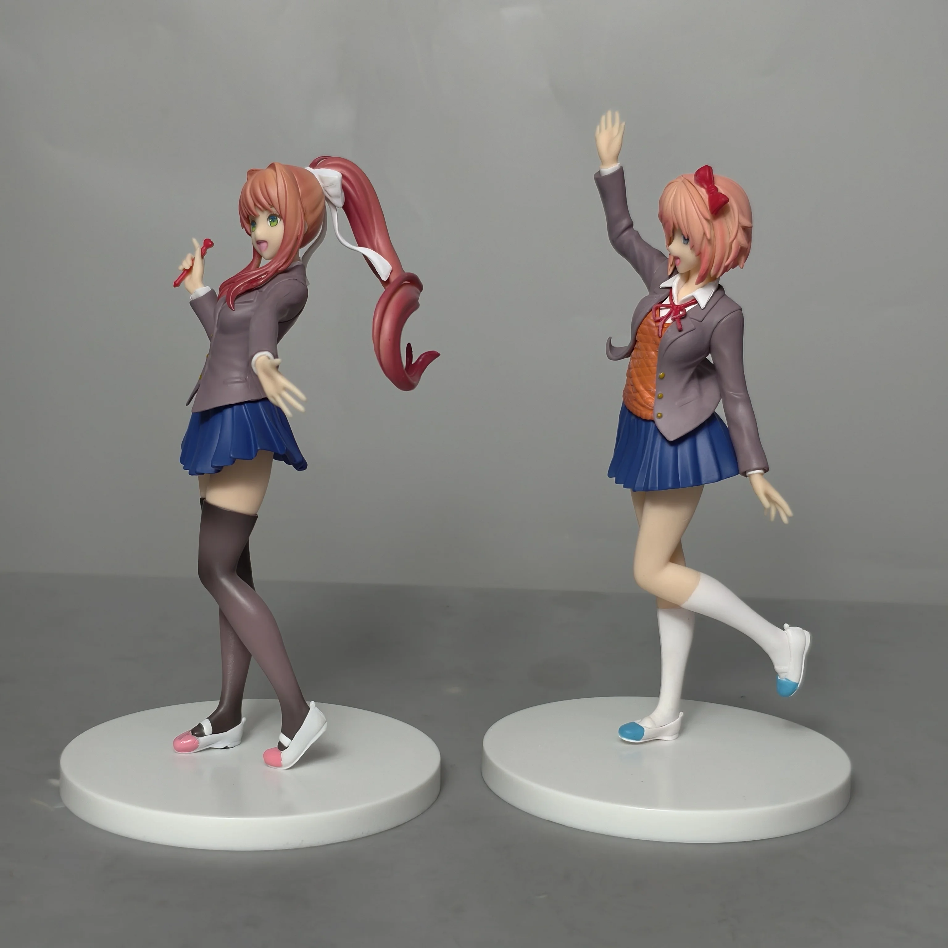17 cm 6,69 Zoll Anime Sayori Monika Figuren PVC-Statue Desktop-Ornament Sammlerstück Statuenmodell Dekoration Zimmer Schreibtisch Spielzeug Geschenke – Detail 7