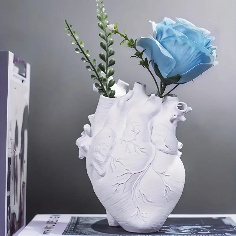 Black Anatomical Heart Vase Halloween Creative Heart Vase Resin Decorative Flower Vessel Modern Art Flower Vessel for Home Decor