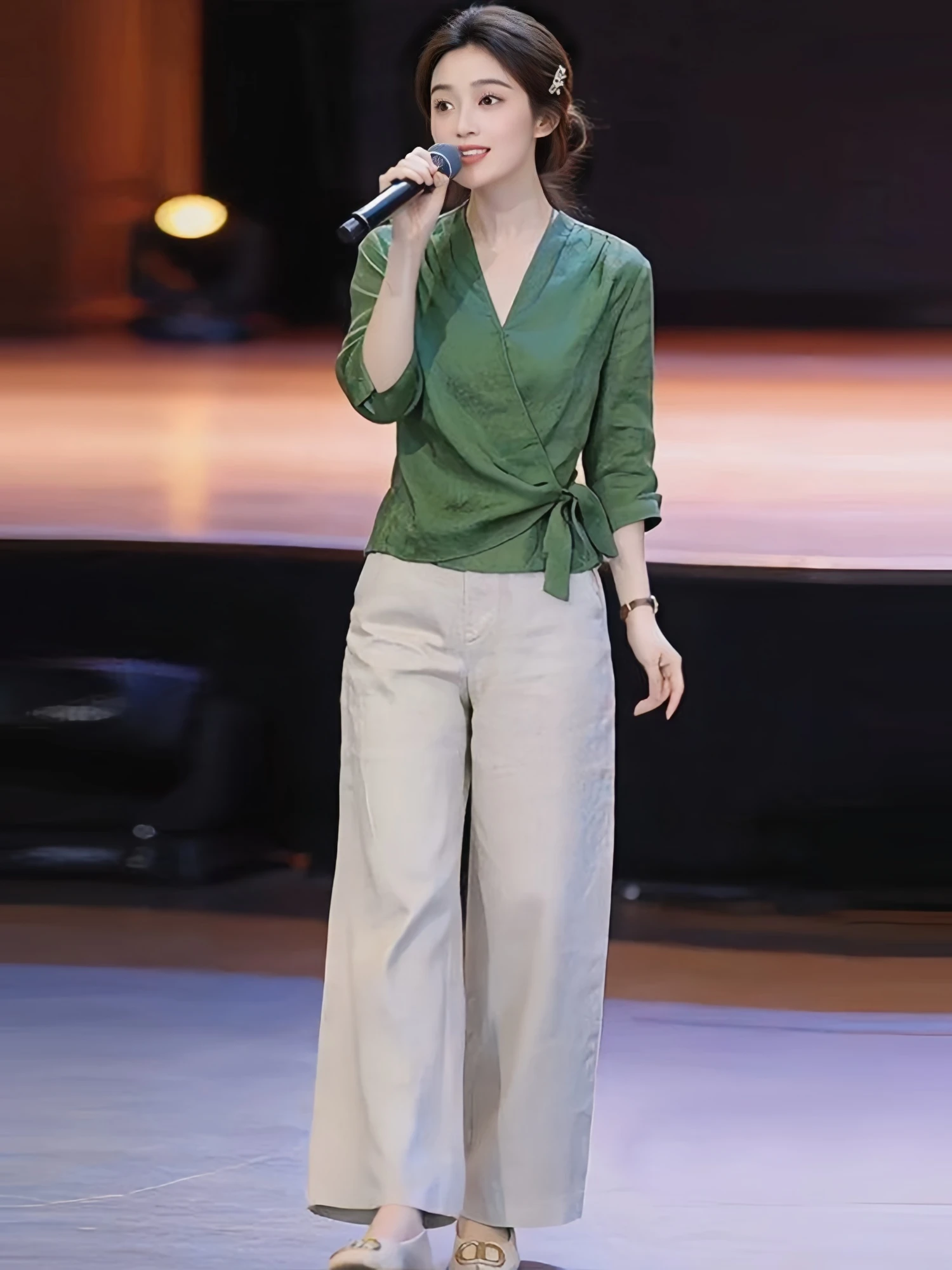 Summer 2026 Women's Casual Green Shirt Cross Design Versatile Loose Fit Long Sleeve Breathable V-Neck Short Coat Fashionable