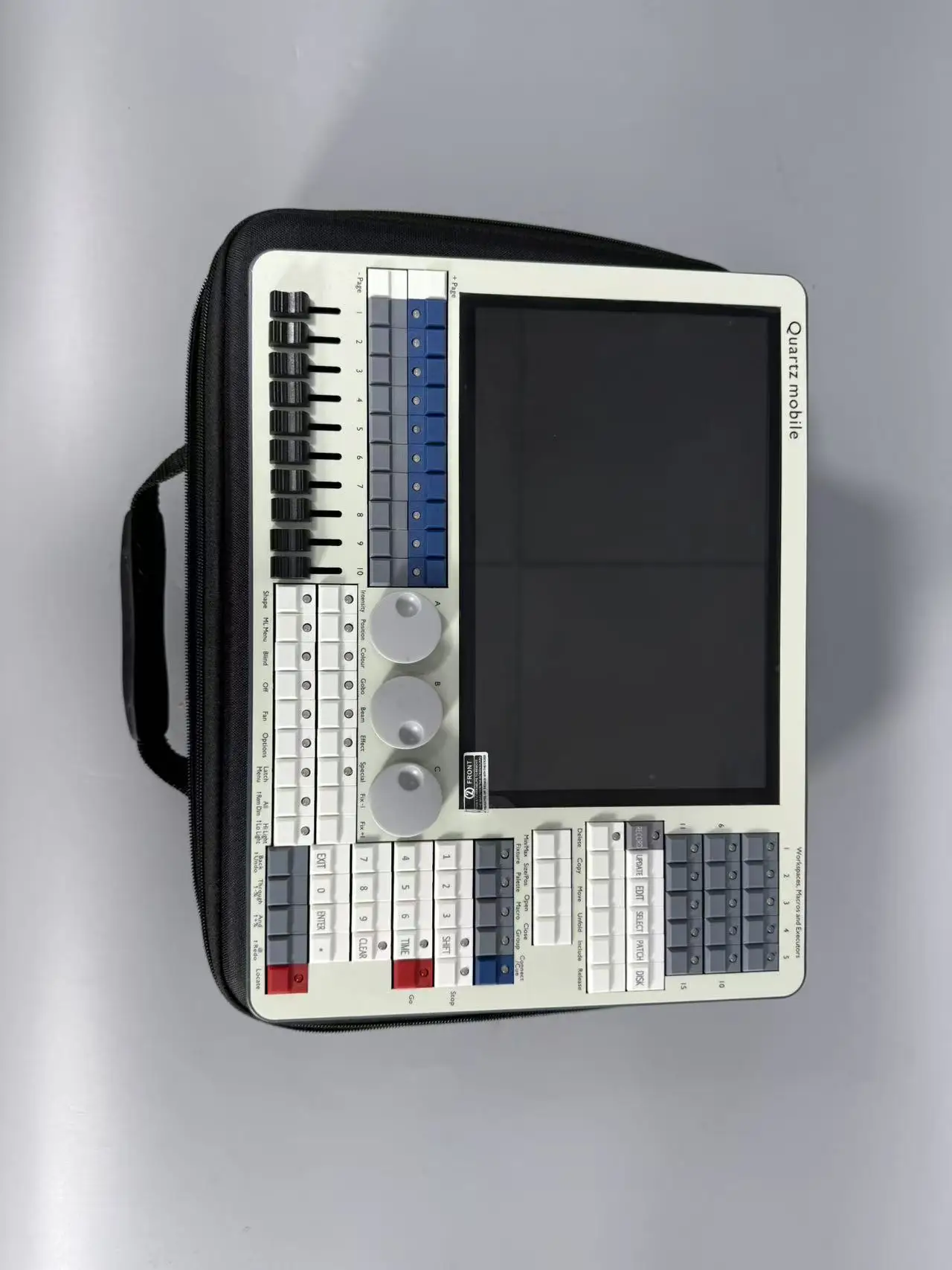 Najnowsza wersja kwarcowej mobilnej konsoli sterującej oświetleniem scenicznym, kontroler DMX do sterowania oświetleniem scenicznym, przenośny mini kontroler.