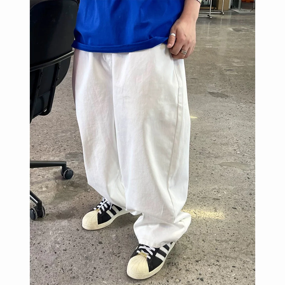 White Pleated Daddy Pants Men Japanese Korean Streetwear Oversize Loose Casual Wide Leg White Cargo Pants Cityboy Harem Trousers