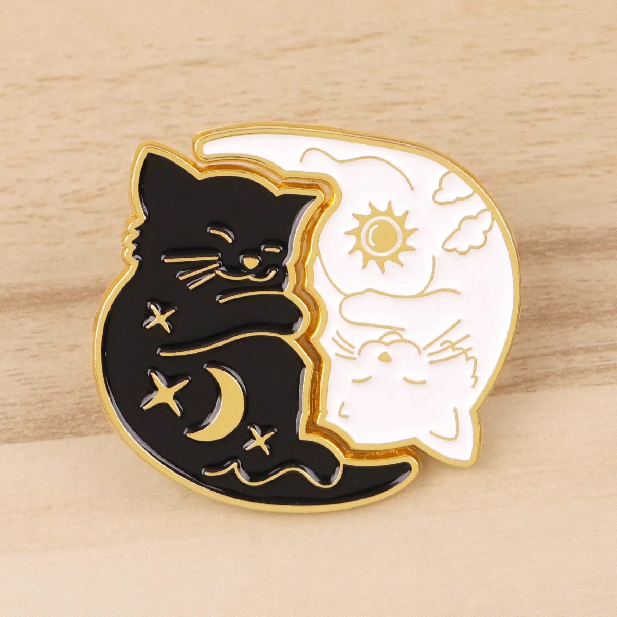 2pcs/Set Celestial Cat Enamel Pin Sun and Moon Yin Yang Brooches on Clothes Badge Bag Astronomical Lapel Woman Men Jewelry Gifts