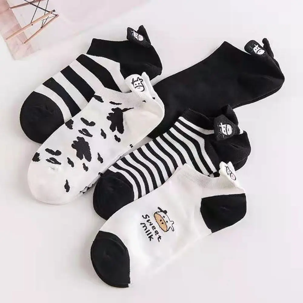 Calcetines tobilleros a rayas de vaca para mujer, medias informales, súper finas, de dibujos animados, color blanco y negro, novedad