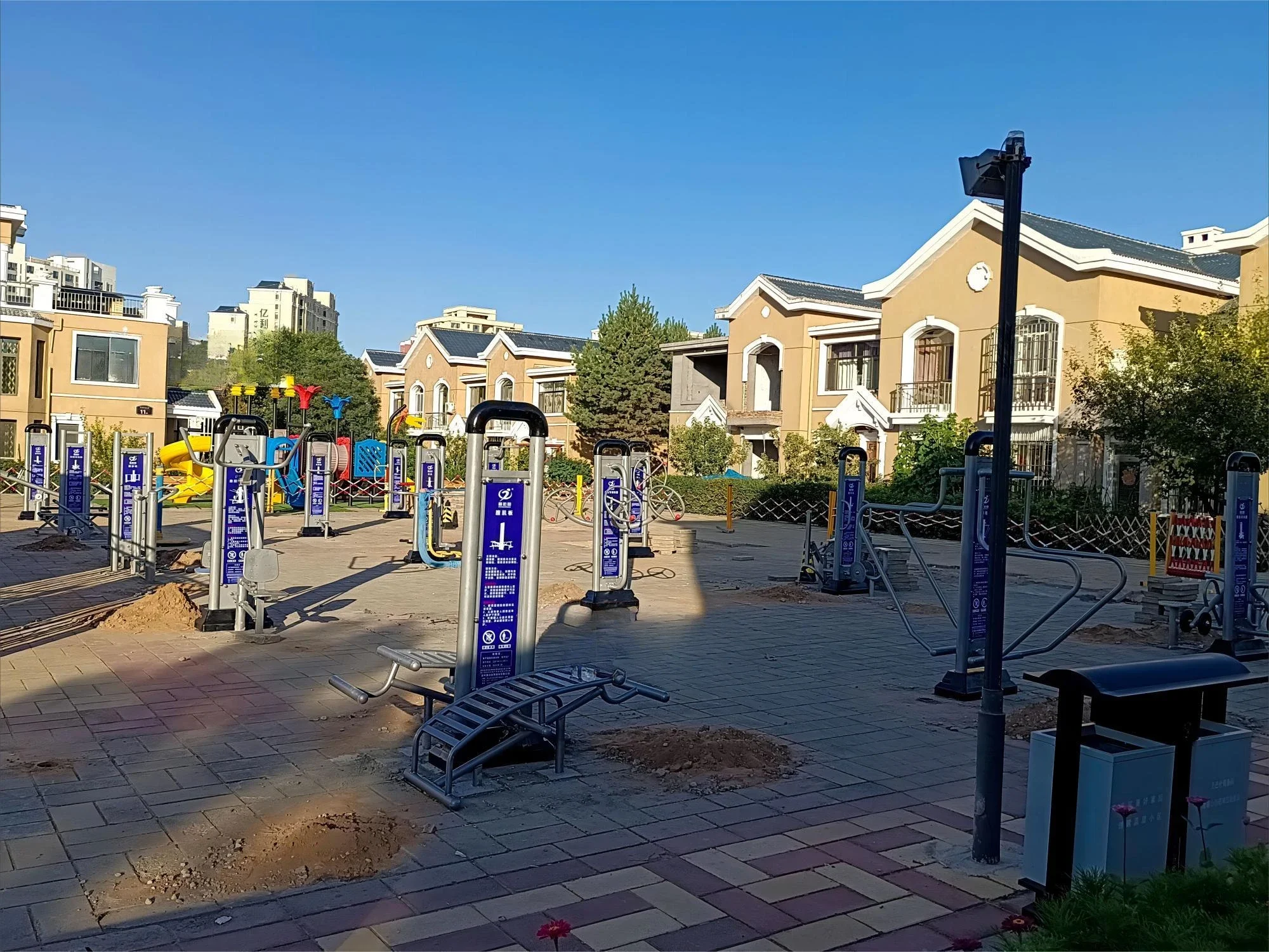 Outdoor High-End Luxury Fitness Equipment Community Park Community Outdoor Elderly Sports Walking Machine