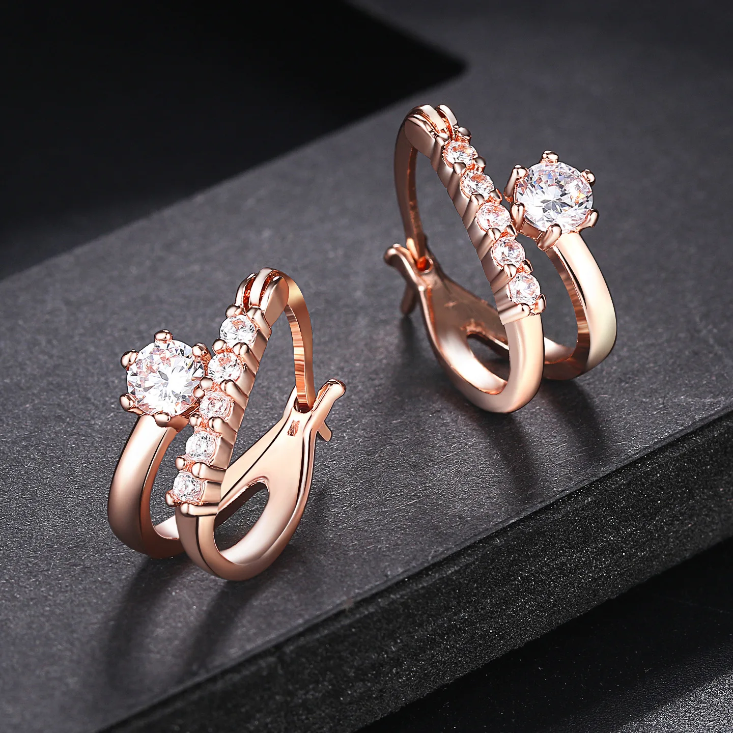 Y2K New Lady Stainless Steel Elegant Girl Shiny Zircon Earnail Pendant Women Light Luxury Ear Studs Jewelry Fashion Gift