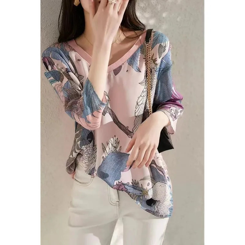 

Pink printed silk short sleeve T-shirt Women's 2023 Summer Korean version loose V-neck fashion sleeves with seven points