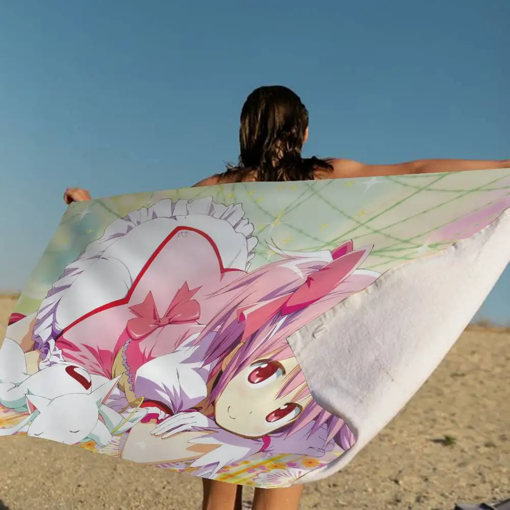 1 Stück klassisches Anime-Handtuch „Puella Magi Madoka Magica“ aus Mikrofaser, saugfähig, schnell trocknend, weich, für Yoga, Schwimmen, Resort, Bergtuch