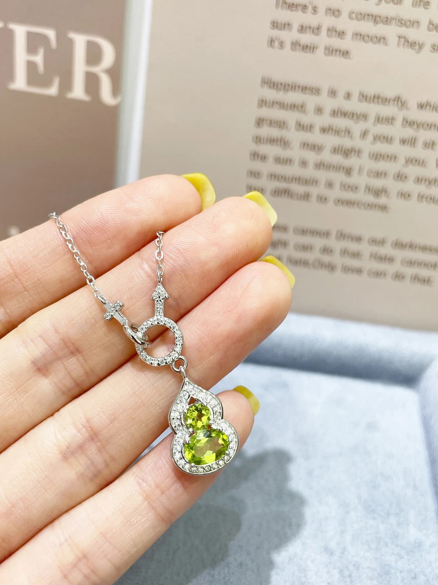 ciondolo-a-forma-di-zucca-in-argento-sterling-s925-con-pietra-d'oliva-incastonata-collana-da-donna-con-gemma-regalo-di-moda