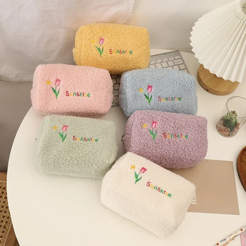 Tulip Flower Cosmetic Organizer Japanese Simple Plush Lipstick Wash Bag Women Female Portable Fleece Wallet Student Supplies