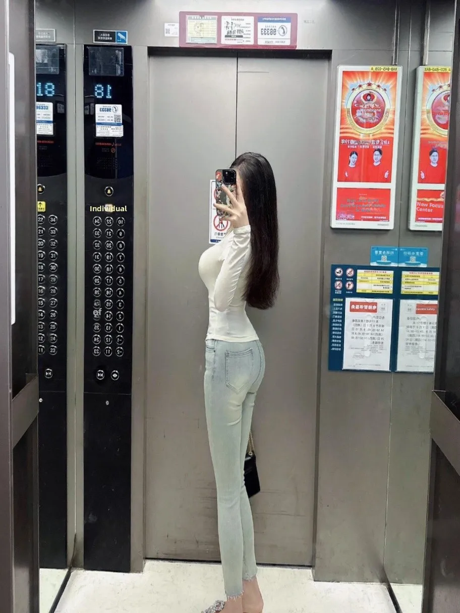 Celana Denim Wanita High Waist Slimming Stretchy, Model Pensil Sembilan Bagian dengan Bantalan Pinggul, Karet di Pergelangan Kaki, Panjang hingga Mata Kaki
