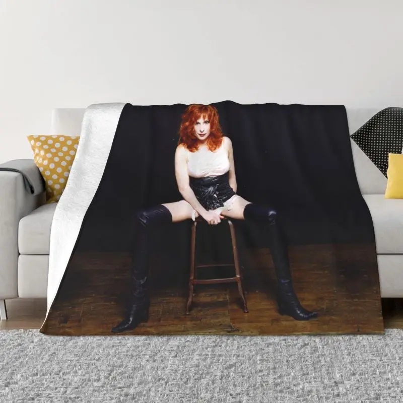 

Pretty Sexy Mylene Farmer Ultra-Soft Fleece Throw Blanket Warm Flannel Blankets for Bedding Office Sofa Quilt