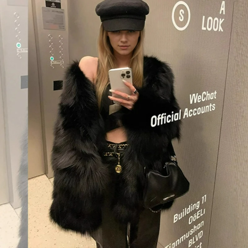 2026 Autunno/Inverno Nuovo Capispalla in peluche caldo addensato alla moda con un elegante e confortevole in stile europeo americano per le donne