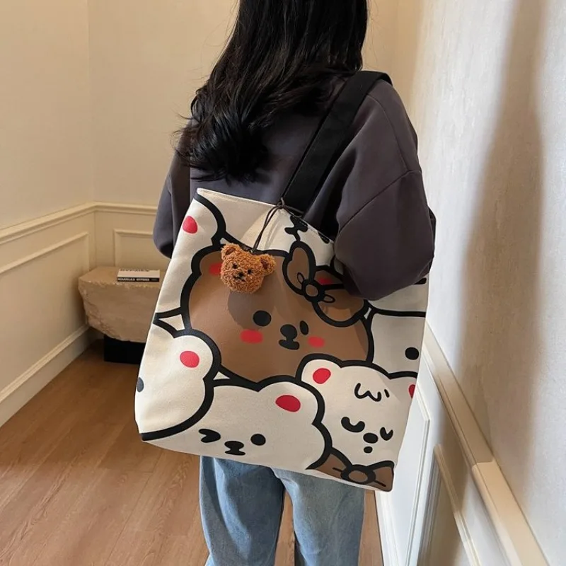 

European Summer Crossbody, Unique Design Language For Casual Commuter And Light Luxury Gatherings