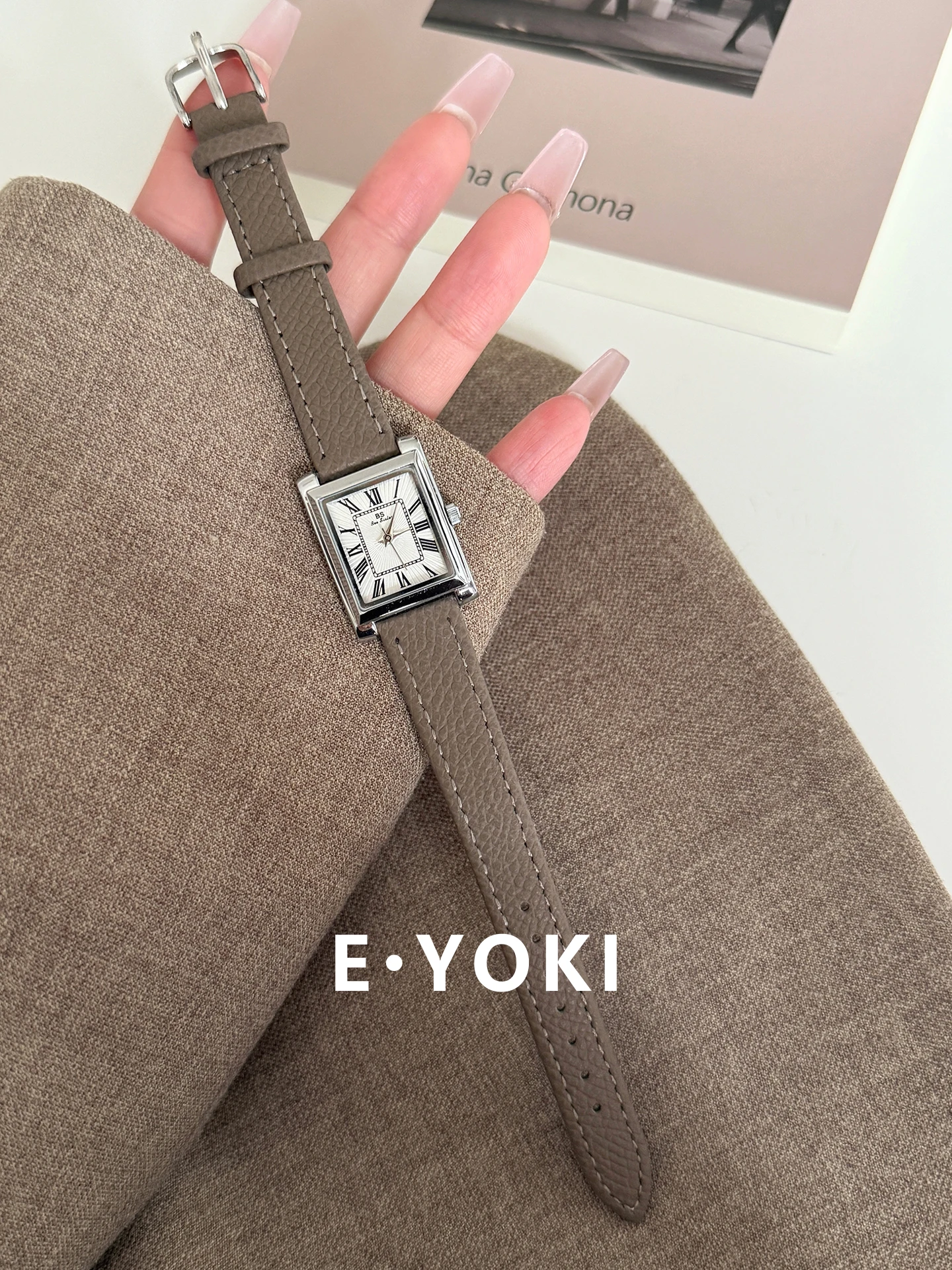 Stylish Quartz Wristwatch, Grey Square Leather Strap, Women'S Watch, Retro Style, Versatile Quartz Watch, Suitable For Women.