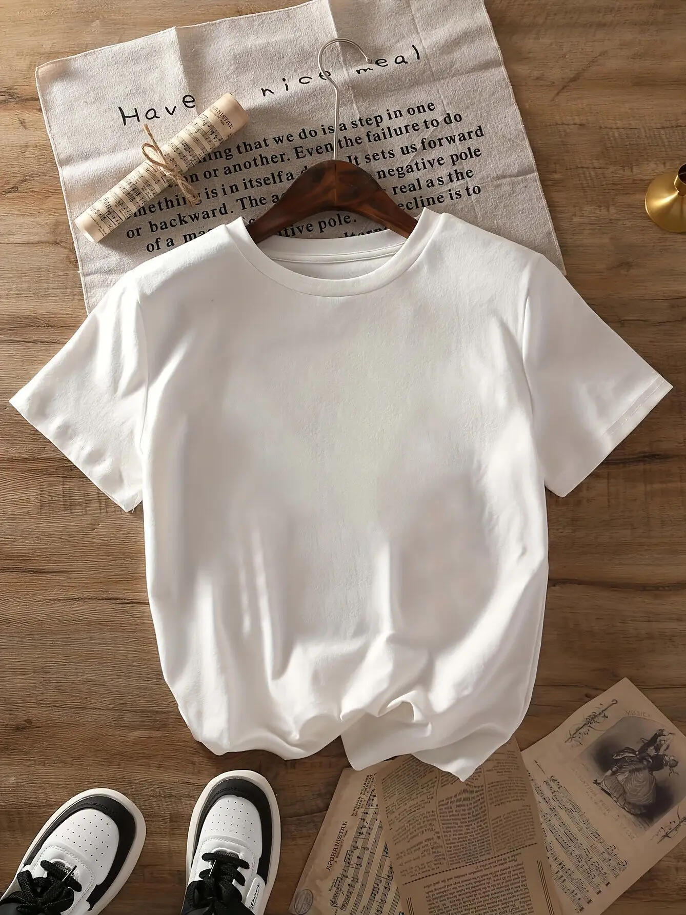 MOREPOR Женская повседневная футболка с коротким рукавом — черная с розовым принтом «MORE AMOR POR FAVOR» с буквенным принтом и сердечком