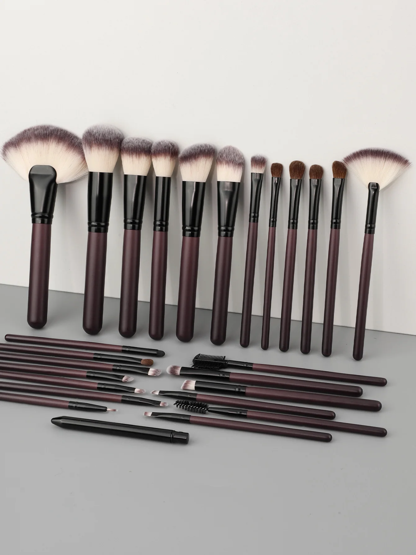 26pcs Professional Cosmetics Face Makeup Brush Set Powder Concealer Eye Shadow Eyebrow Lip Brush Beauty Tools Makeup Brushes
