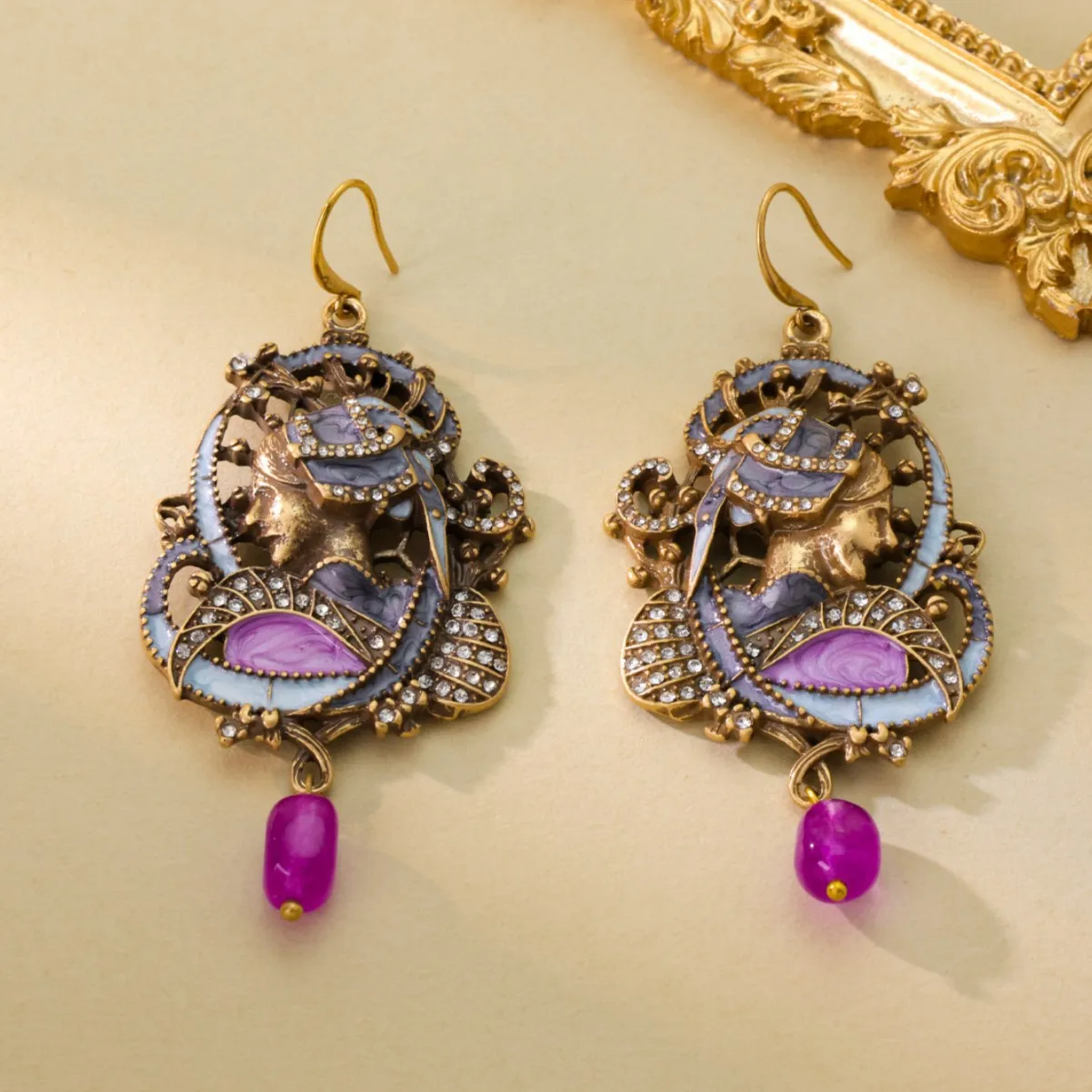 Earrings High-Quality Palace Style Retro Portrait Earrings Niche High-End Light Luxury Exquisite European and American Earrings