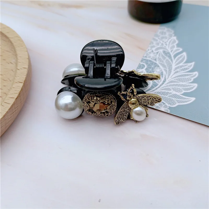 Fashion Imitation Pearl Crystal Bee Hair Claw Vintage Plastic Hairclip for Women Girls Makeup Washing Face Ponytail Bun Hairpin