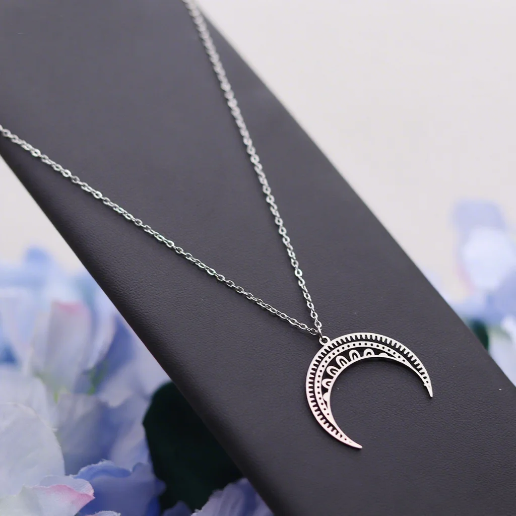 Kinitial Vintage Crescent Moon Pendant Necklace For Women Men Statement Accessories Charm Jewelry Gift