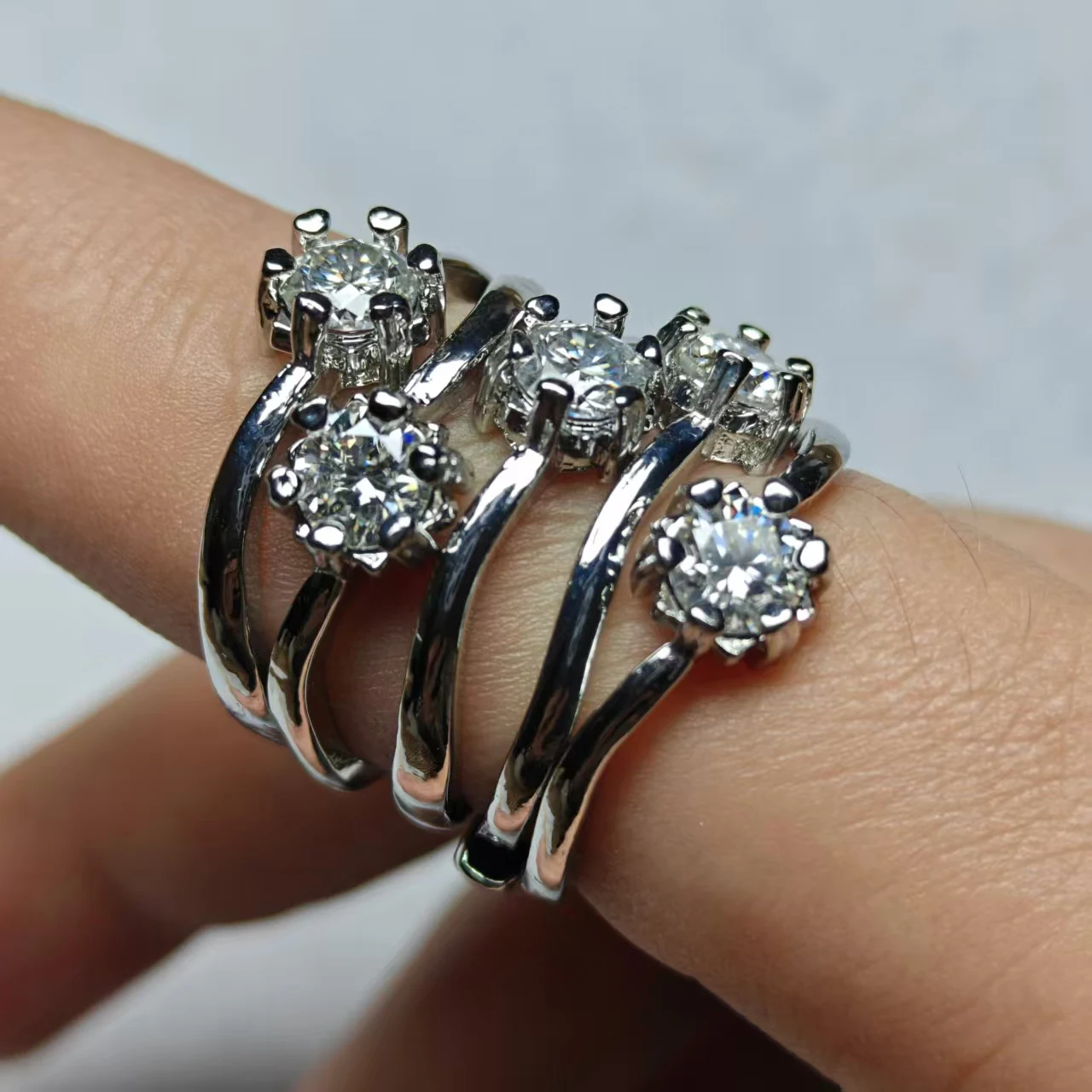 Großhandel Laborgezüchtete Weiße Diamantperlen Weißer Kupferring Trendiges Vielseitiges Einfaches und Modisches Damen-Live-Ring-Geschenk – Detail 3