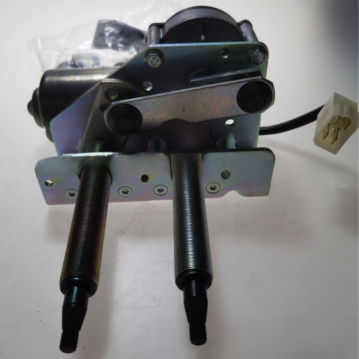 DCT80 model use, front wiper motor 923934.0097