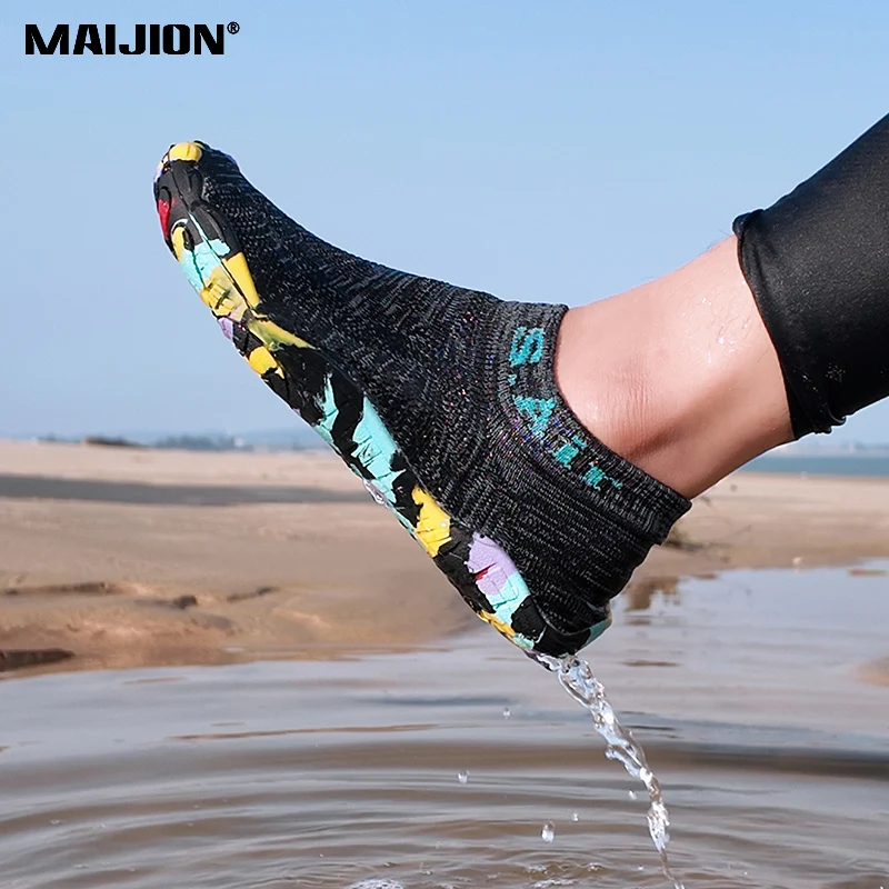 

Breathable Beach Aqua Shoes Men Knitted Light Wading Sneakers Womem Quick Drying Water Sports Shoes Slip-on Surfing Socks Shoes