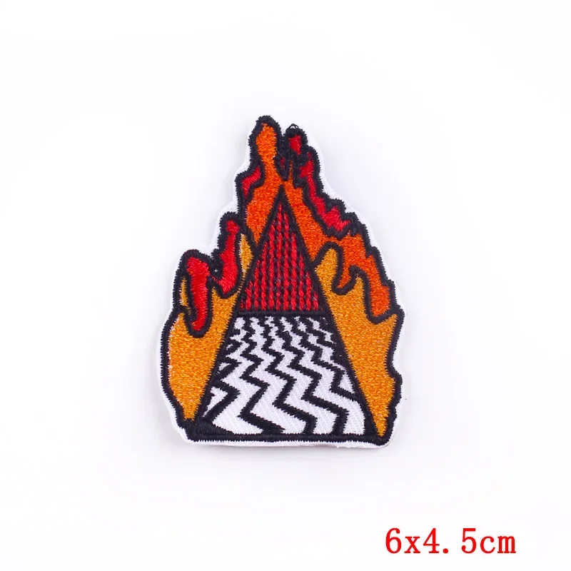 Exquisite Movie Embroidery Patches Iron on Twin Peaks Badges Thermo Adhesive Film Patches Venus Iron Stickers for Jeans Fabric