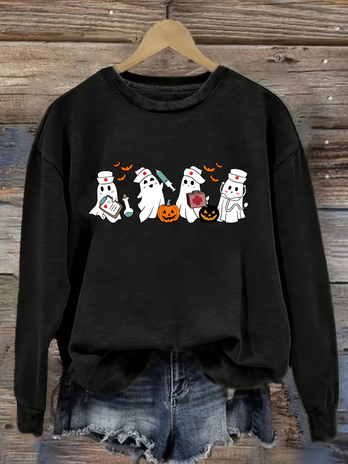 Women's Casual Long Sleeve Crew Neck T-Shirt Cute Ghost Nurse Halloween Print Design, Round Neck Women's Clothing, Machine Washable, Slightly Elastic, Loose Fit, Spring Autumn Winter Women's T-Shirt, Halloween Costume Outfit