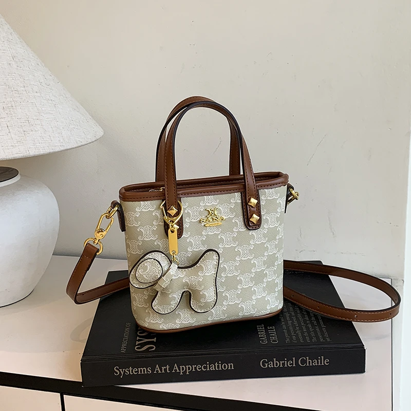 

Best Vintage Leather Tote Bag - Trendy Crossbody Messenger Purse With Paris Style & Solid Color Design