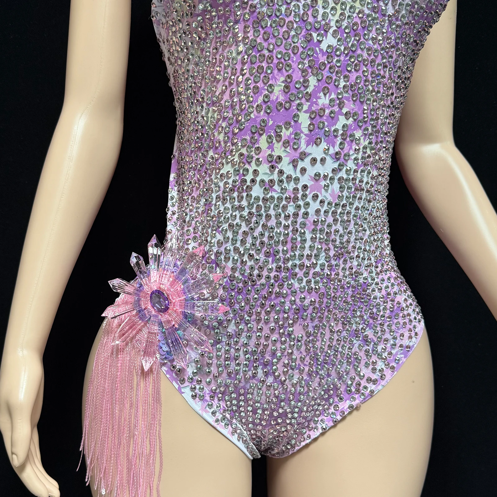 زي نسائي وردي أرجواني سباركلي شرابة ارتداءها أحجار الراين مثير نادي حفلة عيد ميلاد مرحلة المغني الملبس الرقص اللاتينية مهرجان