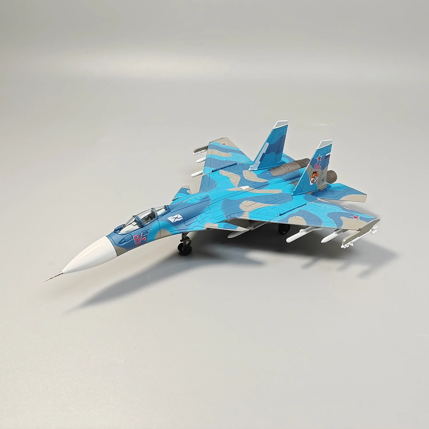 1:100 Scale Russian Navy Su-33 Carrier Based Fighter Aircraft Model Diecast Alloy Classics Toys Souvenir Ornament Gifts Display