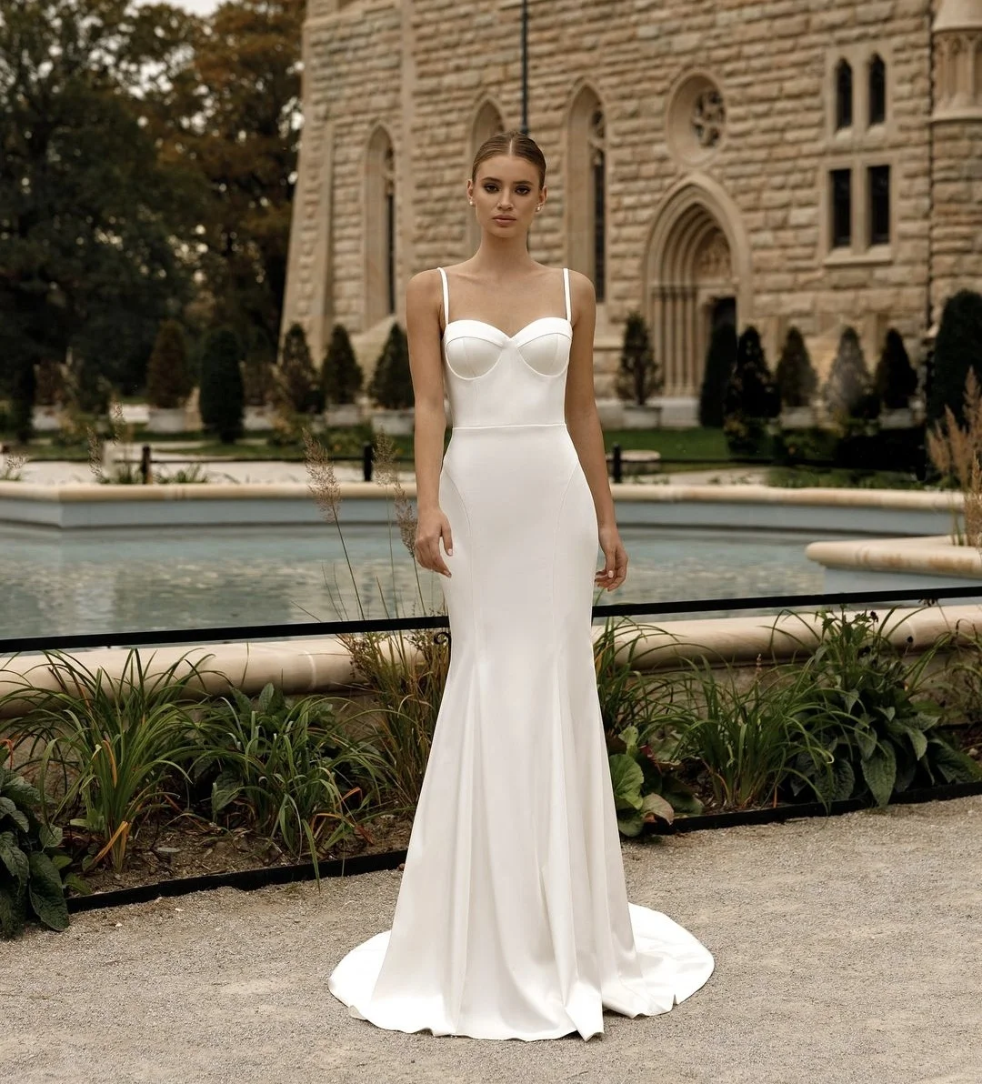 Vestido De novia De satén blanco Simple, traje De sirena con tirantes finos para playa, impresionante y elegante, traje De Mariee, tren De corte, 2025