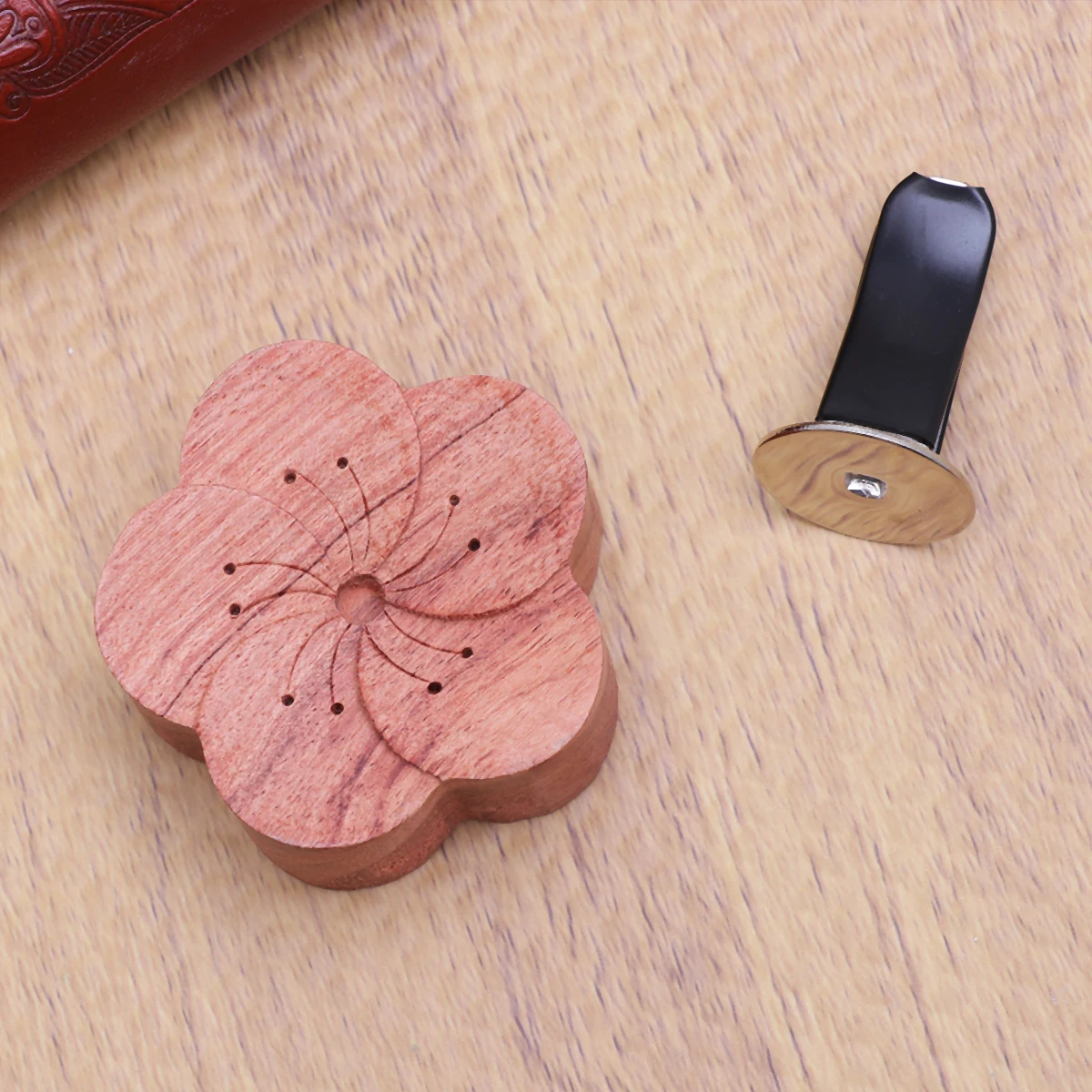 

Cute Car Aromatherapy Fragrance Accessory Air Outlet Fastener Clip Mini Diffuser Auto Perfume Vent DIY Adjustable for Vehicle