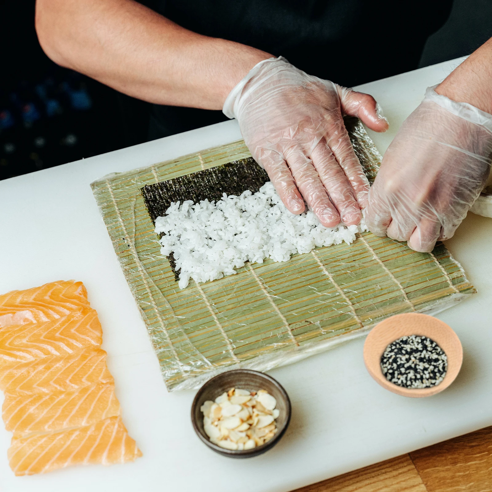 

12Pcs Exquisite Bamboo Dipping Bowls Plain Literary Style Condiment Plates for Seasonings Dry Fruits Desserts Decorative Table